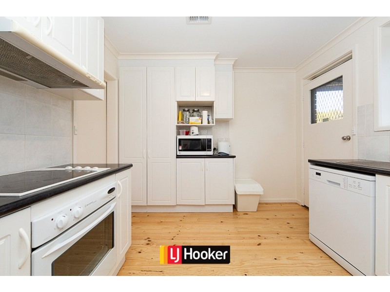 40 Dalley Crescent, Latham ACT 2615