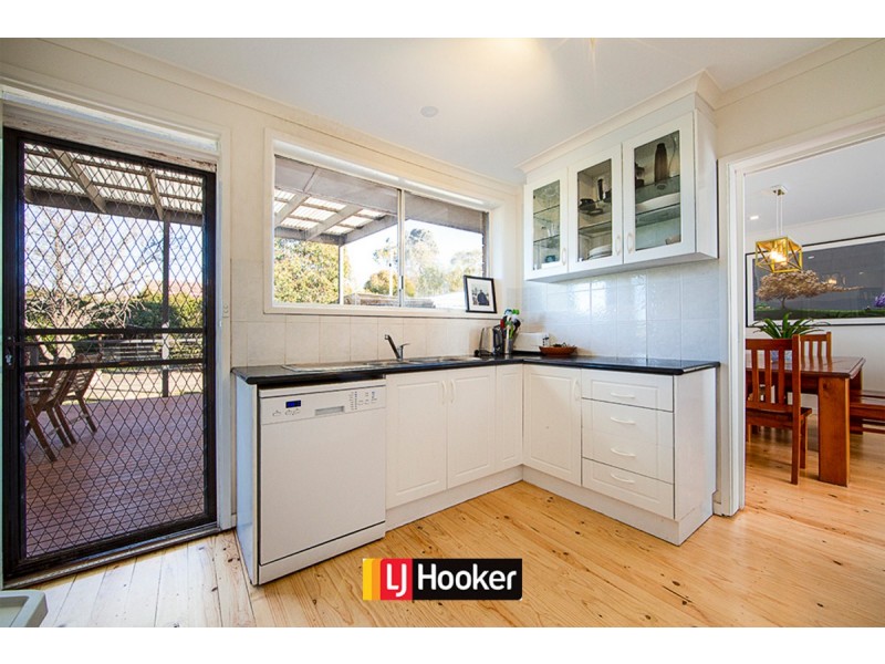 40 Dalley Crescent, Latham ACT 2615