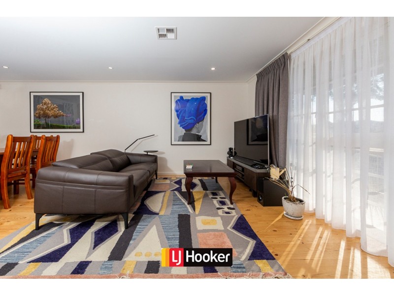 40 Dalley Crescent, Latham ACT 2615