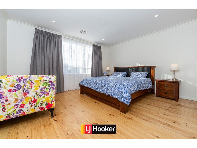 40 Dalley Crescent, Latham ACT 2615