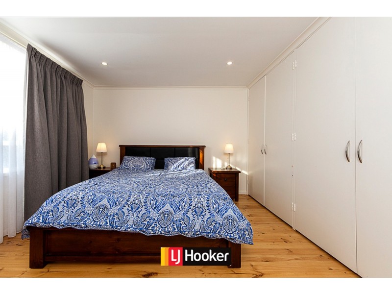 40 Dalley Crescent, Latham ACT 2615