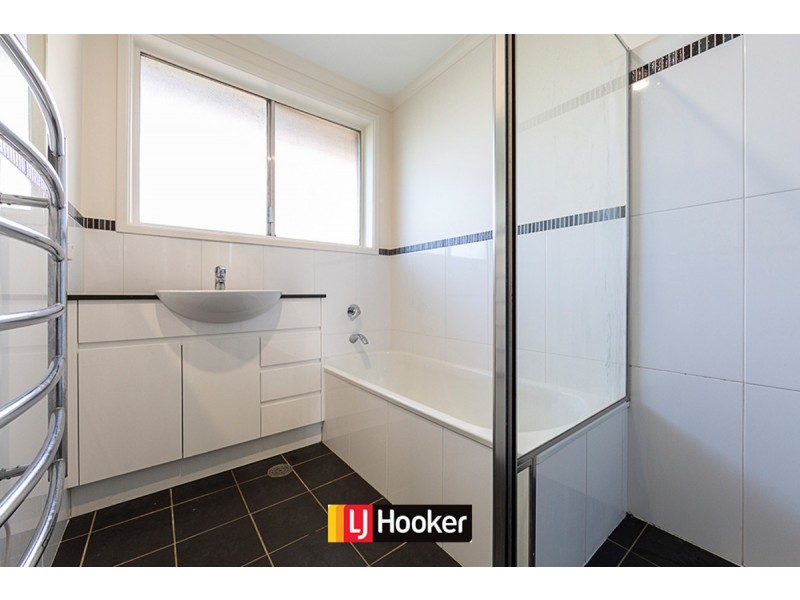 40 Dalley Crescent, Latham ACT 2615