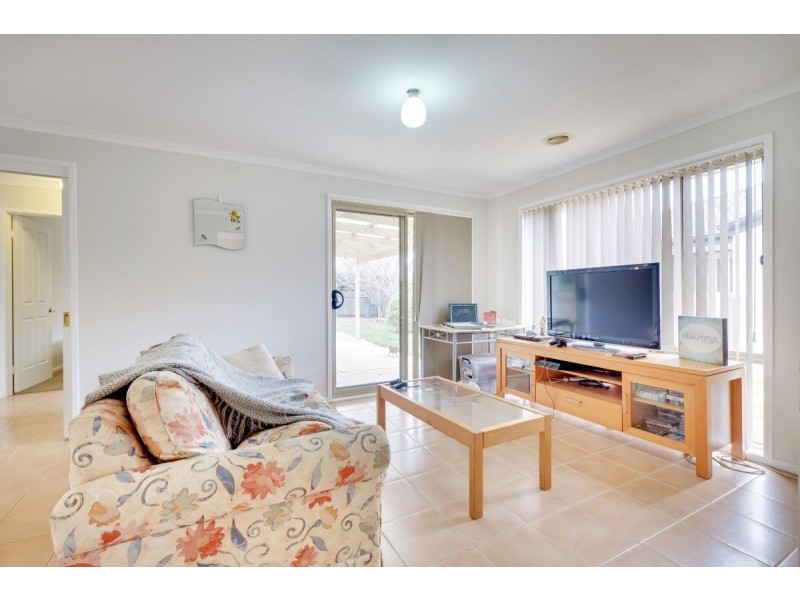 22 Polwarth Circuit, Dunlop ACT 2615