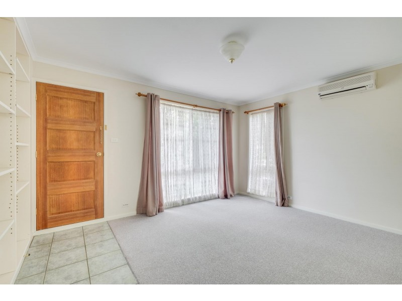 5 Bushby Place, Holt ACT 2615