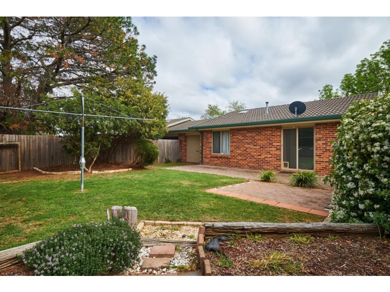 5 Bushby Place, Holt ACT 2615