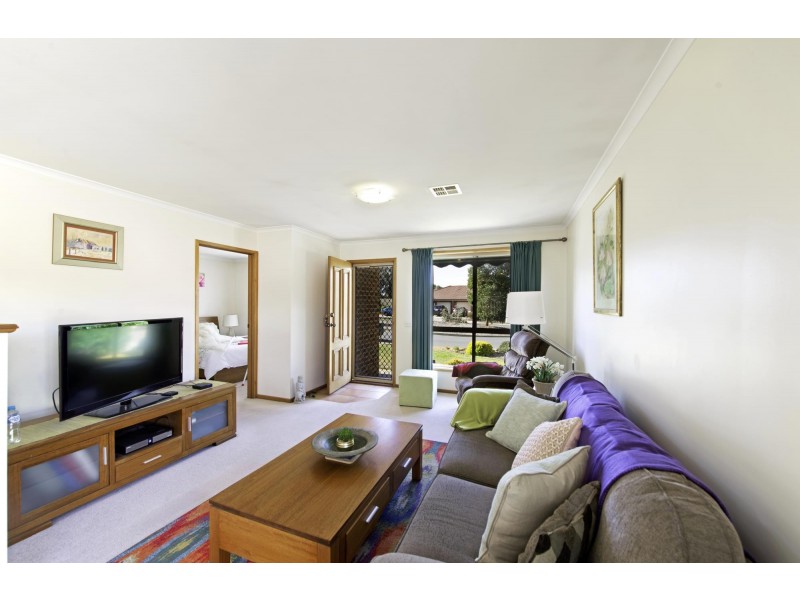 10 Kilburn Close, Dunlop ACT 2615