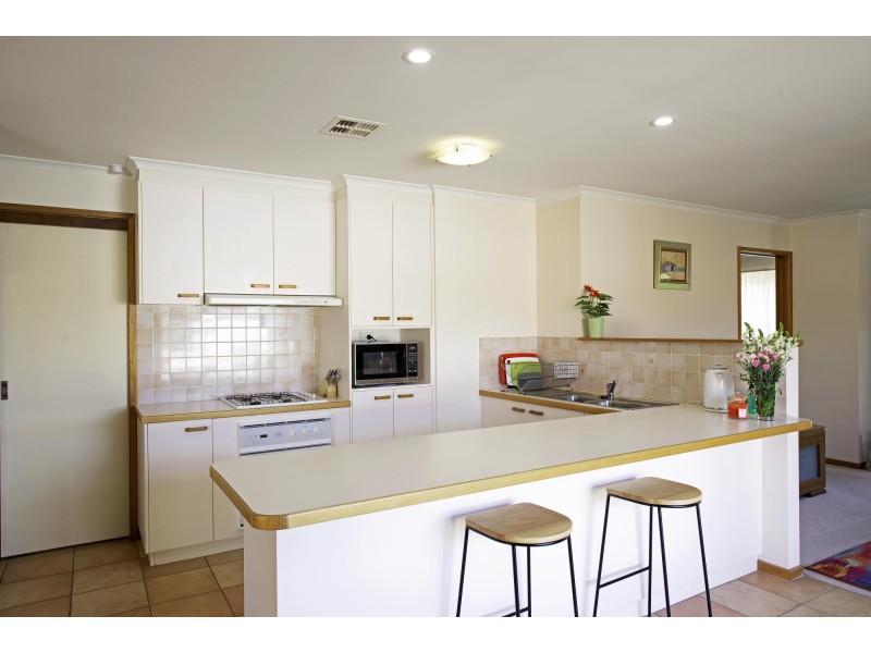 10 Kilburn Close, Dunlop ACT 2615