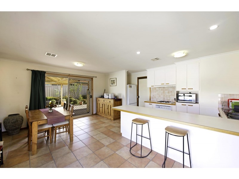 10 Kilburn Close, Dunlop ACT 2615