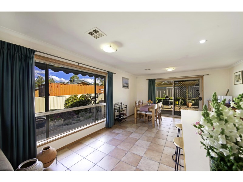 10 Kilburn Close, Dunlop ACT 2615