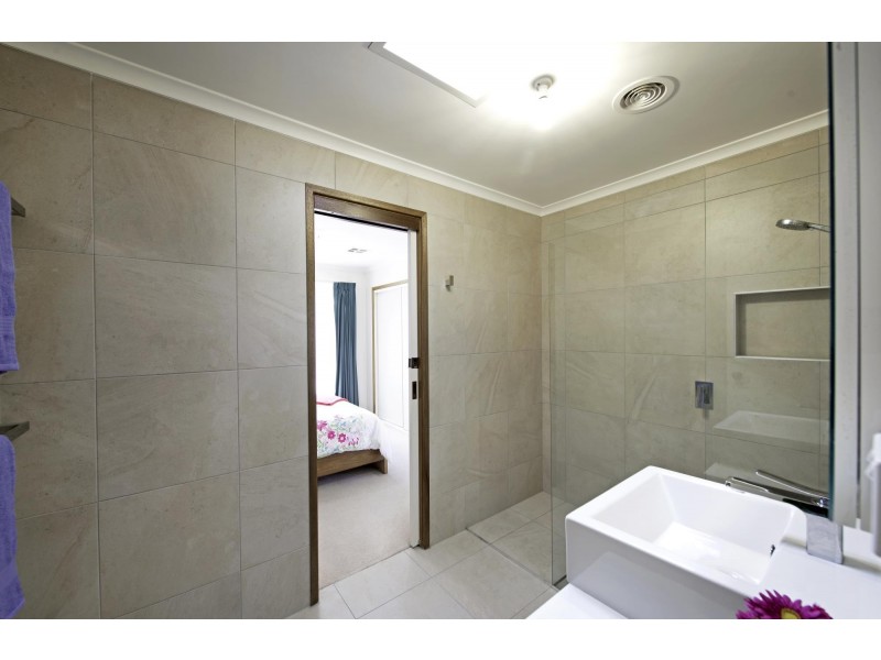 10 Kilburn Close, Dunlop ACT 2615