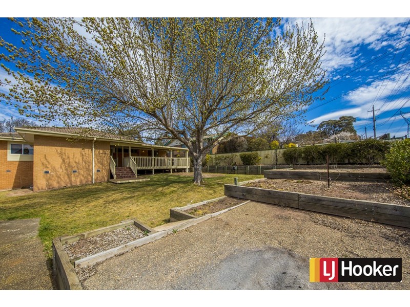 7 Lawes Place, Macgregor ACT 2615