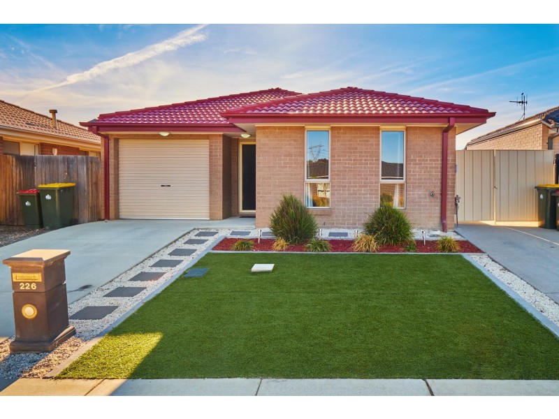 226 Macfarlane Burnet Avenue, Macgregor ACT 2615
