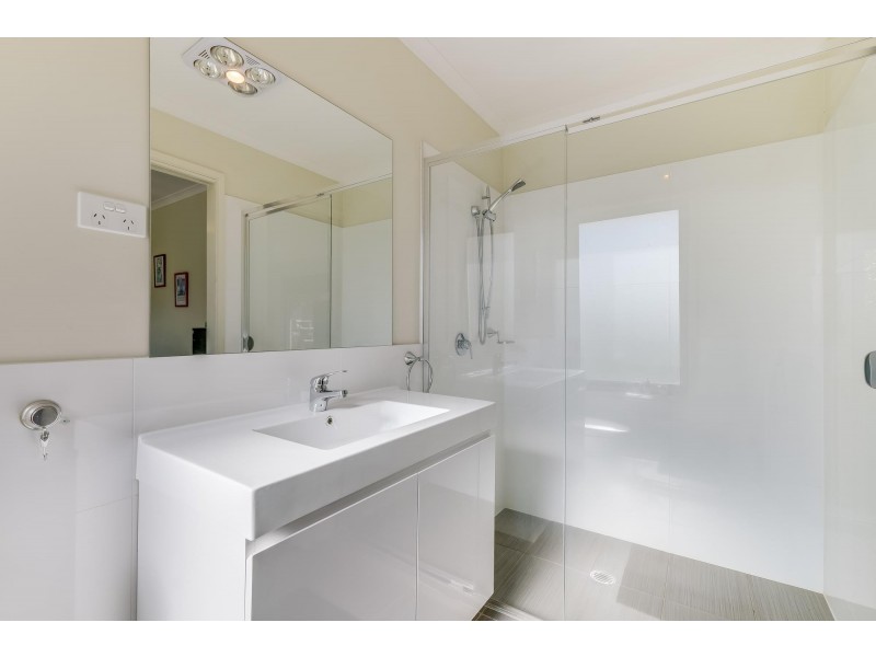 9/21 Gordon Withnall Crescent, Dunlop ACT 2615