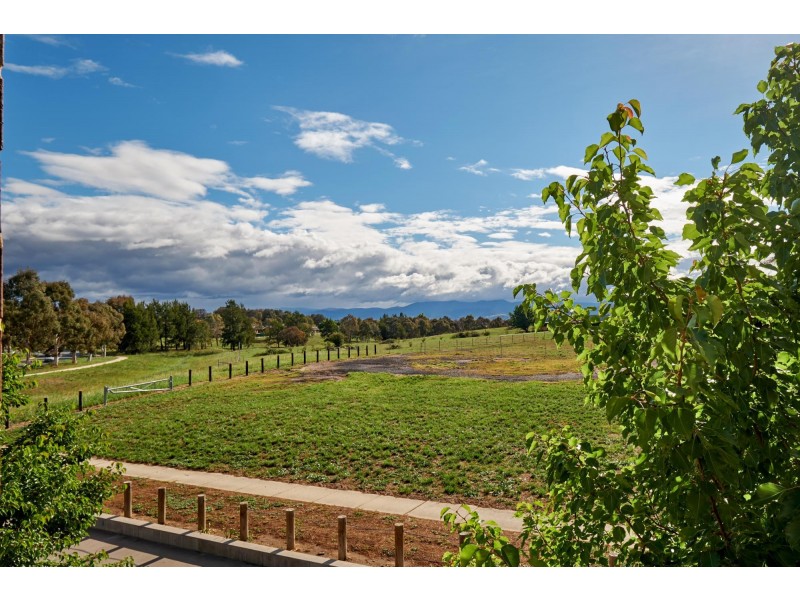 9/21 Gordon Withnall Crescent, Dunlop ACT 2615