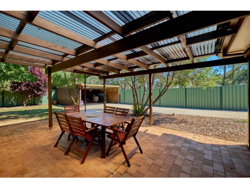 9 McGhie Place, Latham ACT 2615