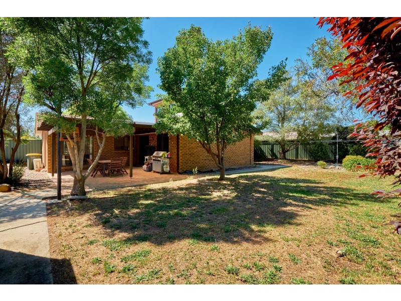 9 McGhie Place, Latham ACT 2615