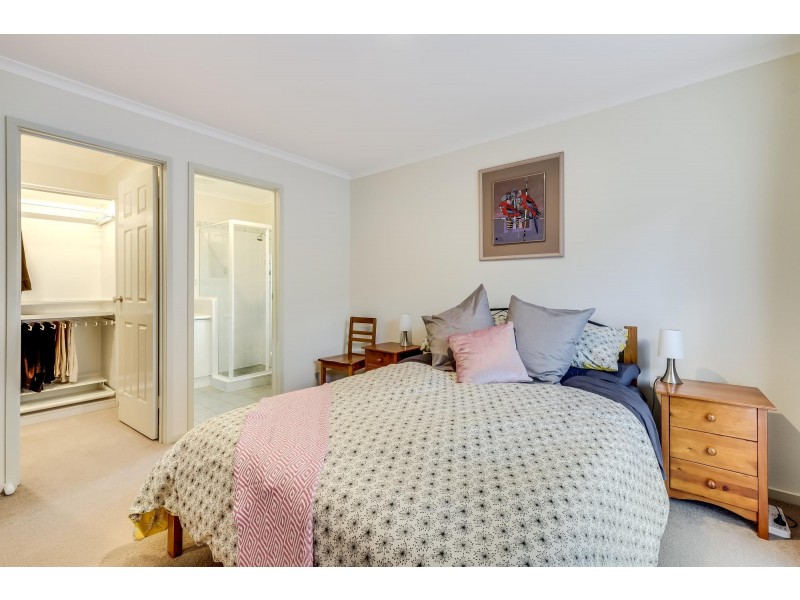 17 Roderick Street, Amaroo ACT 2914