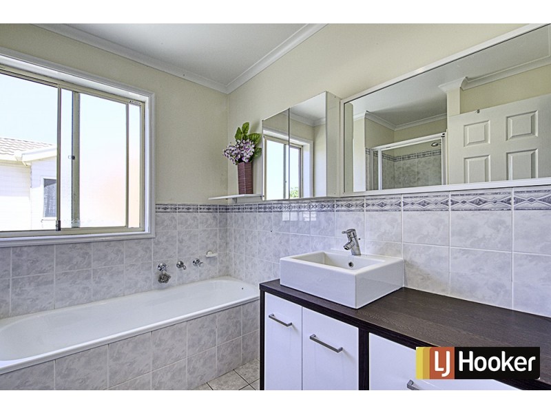 84 Britten Jones Drive, Holt ACT 2615