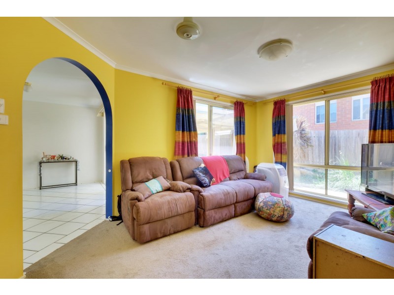 10 Leonard Close, Dunlop ACT 2615