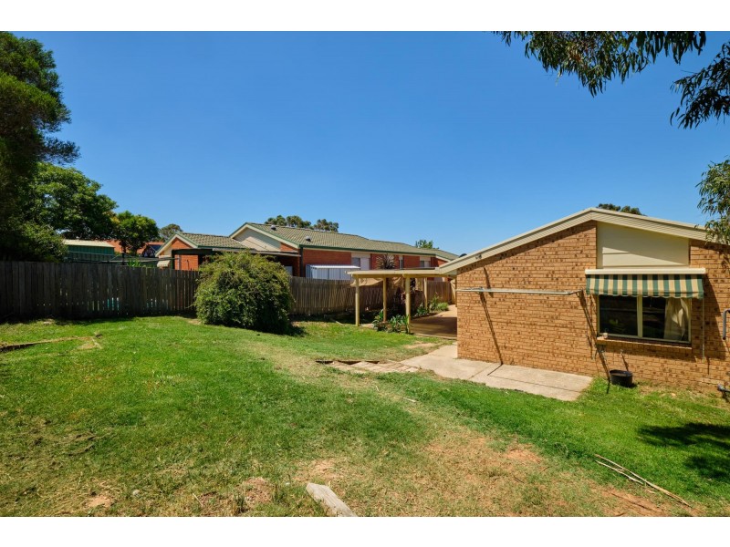 10 Leonard Close, Dunlop ACT 2615