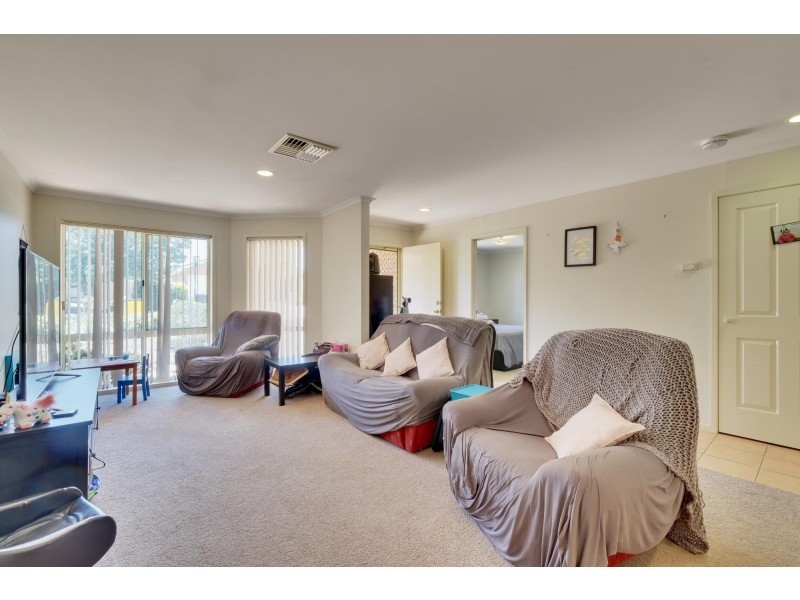 13 Goodhart Crescent, Dunlop ACT 2615