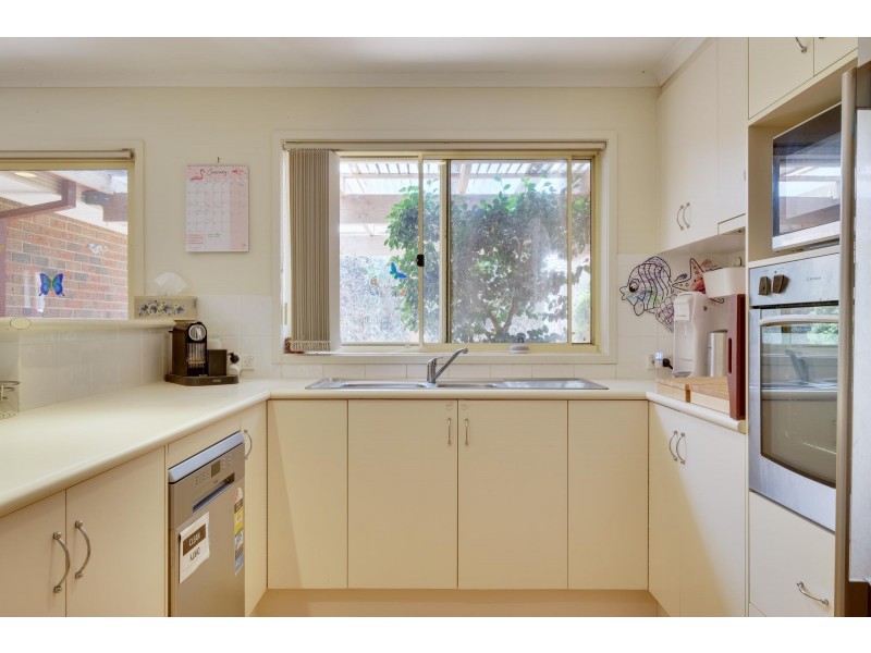 13 Goodhart Crescent, Dunlop ACT 2615