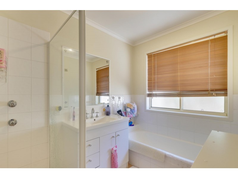 13 Goodhart Crescent, Dunlop ACT 2615