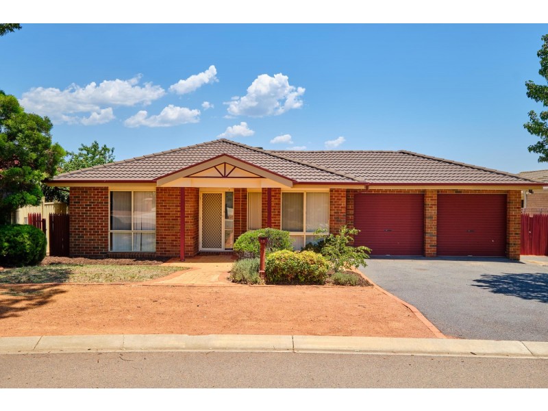 13 Goodhart Crescent, Dunlop ACT 2615