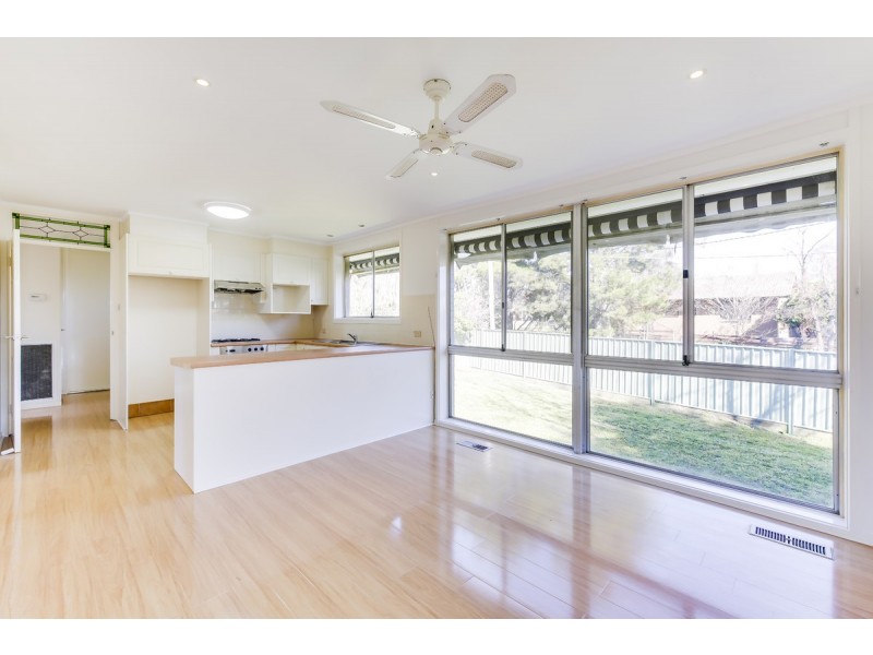 9 Mathison Place, Macgregor ACT 2615