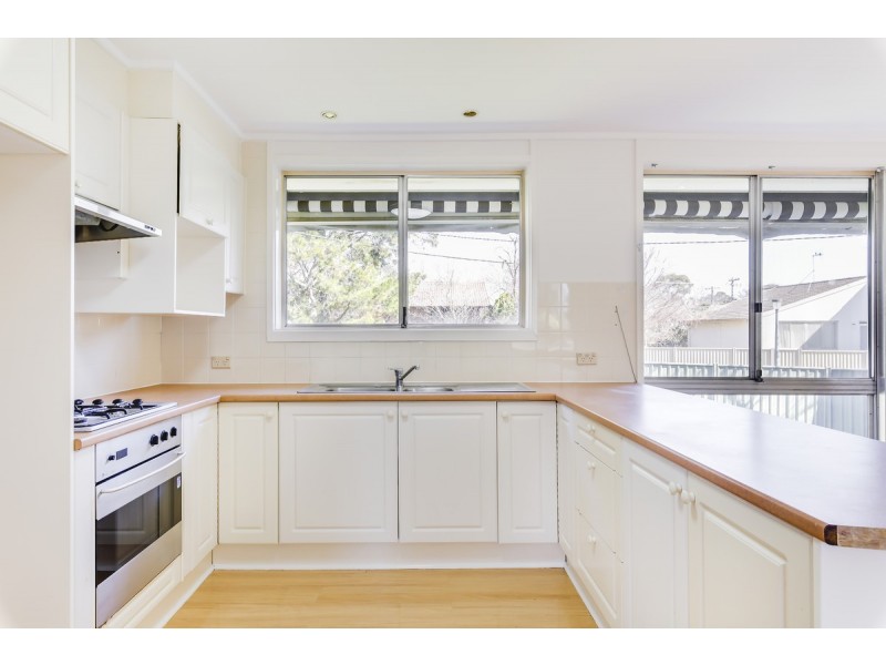 9 Mathison Place, Macgregor ACT 2615