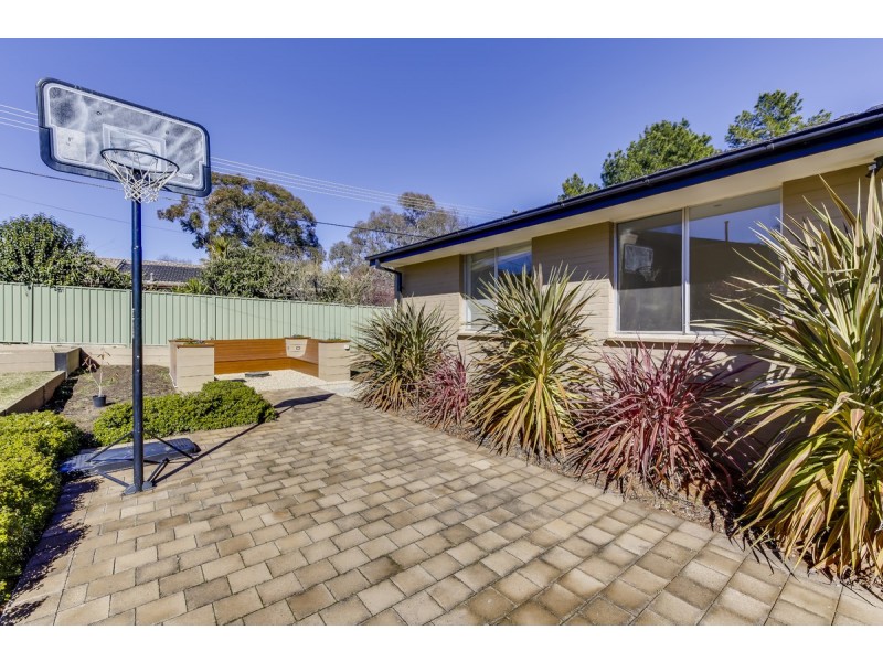 9 Mathison Place, Macgregor ACT 2615