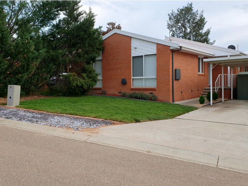11 Minnett Close, Gordon ACT 2906
