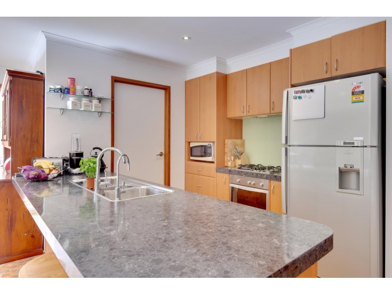 11 Minnett Close, Gordon ACT 2906