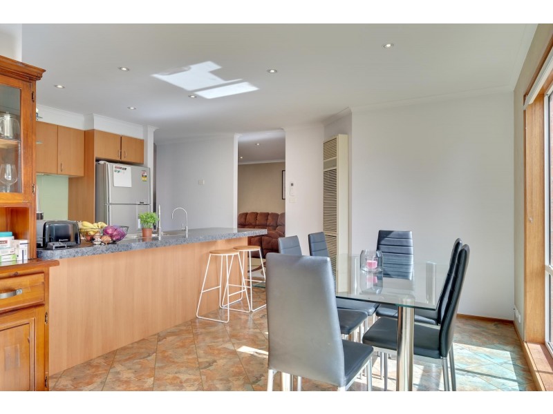 11 Minnett Close, Gordon ACT 2906