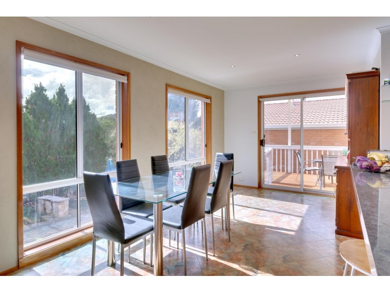 11 Minnett Close, Gordon ACT 2906