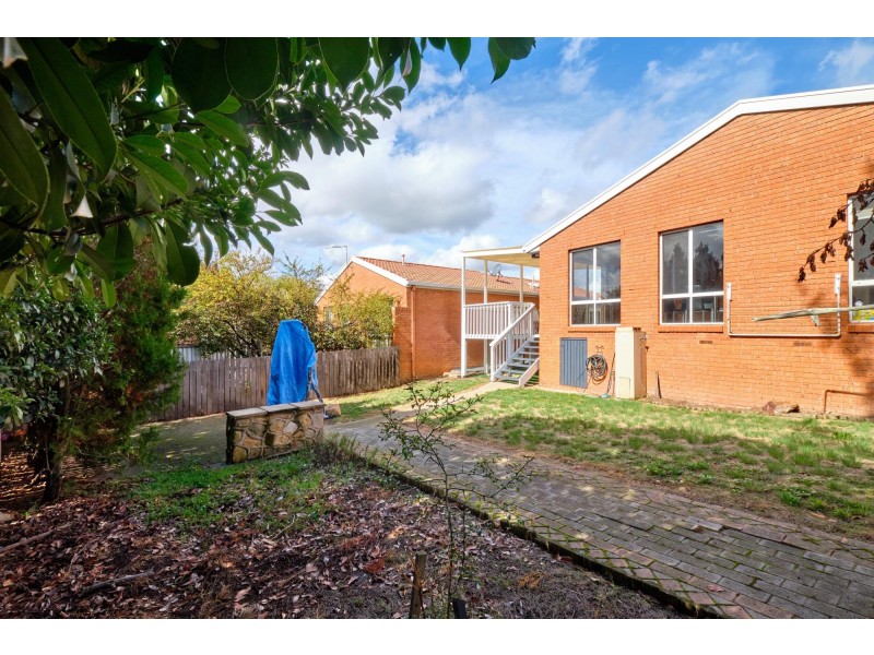 11 Minnett Close, Gordon ACT 2906