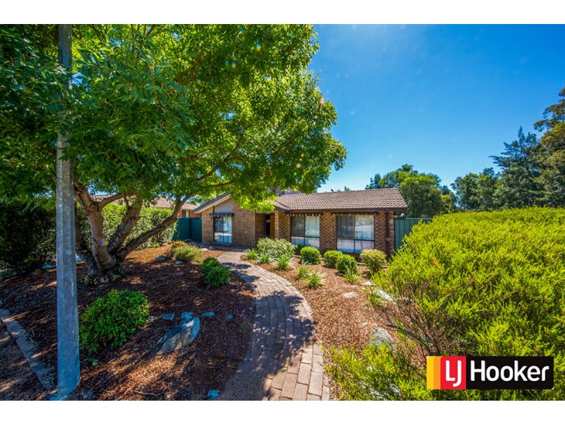 9 McGhie Place, Latham ACT 2615