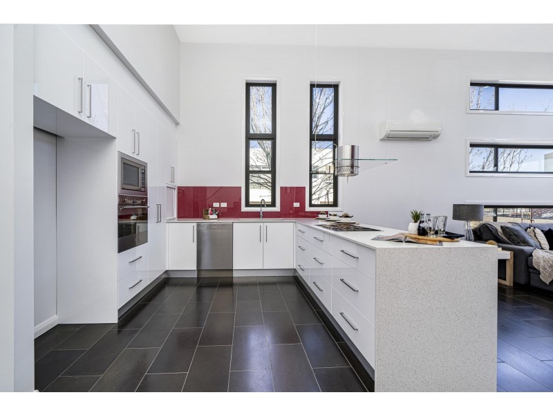 6 Chiesa Street, Forde ACT 2914