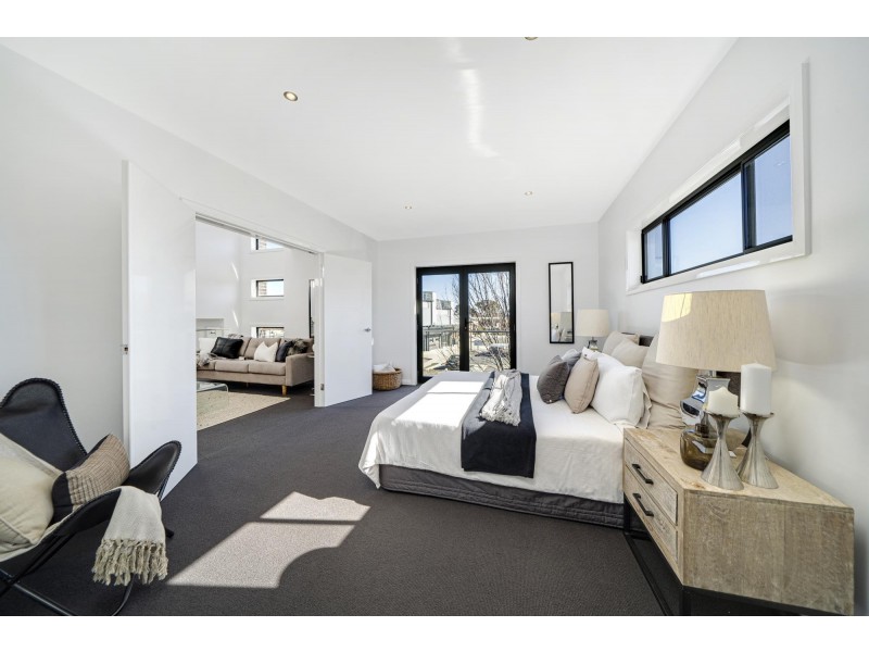 6 Chiesa Street, Forde ACT 2914