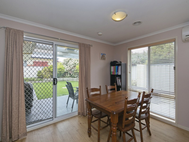 2 Hanrahan Crescent, Dunlop ACT 2615