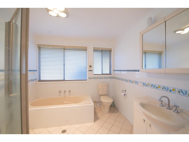 5 Kinalung Place, Giralang ACT 2617