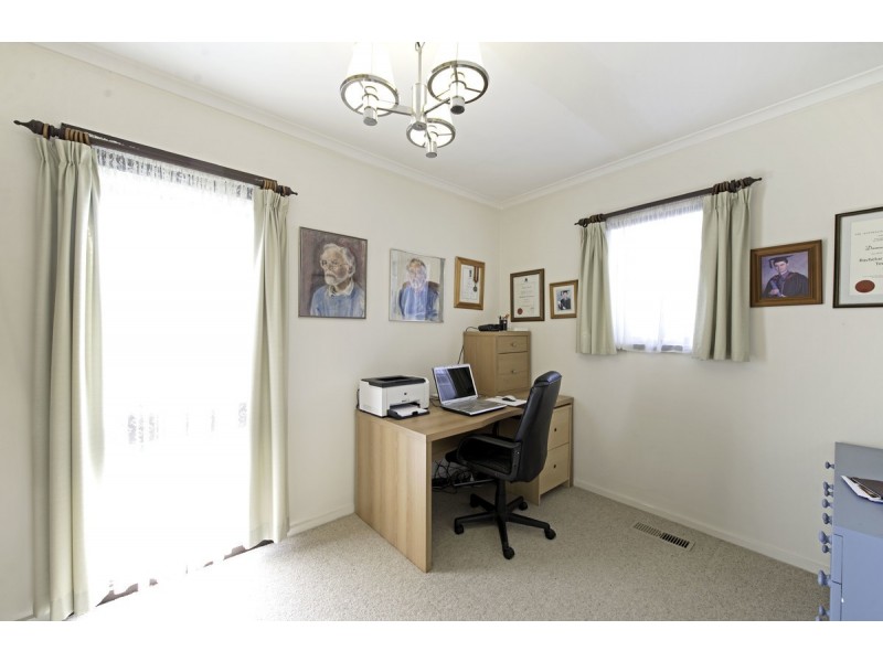 6 Backhouse Street, Latham ACT 2615