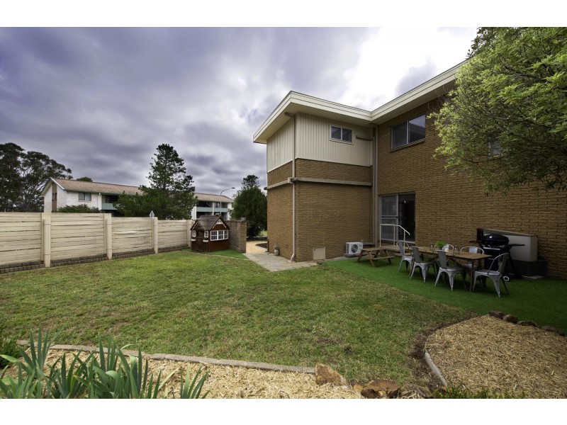 57 Williamson Street, Holder ACT 2611