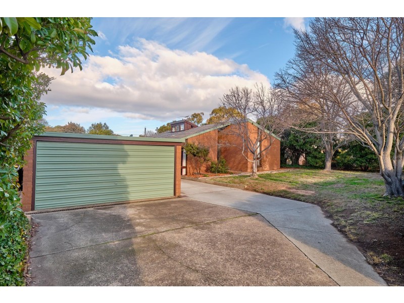 9 Sewell Place, Macgregor ACT 2615