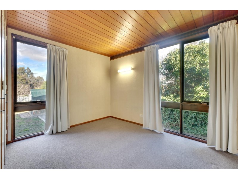 9 Sewell Place, Macgregor ACT 2615