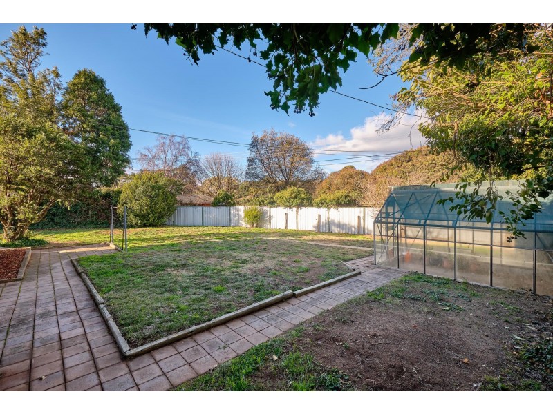 9 Sewell Place, Macgregor ACT 2615