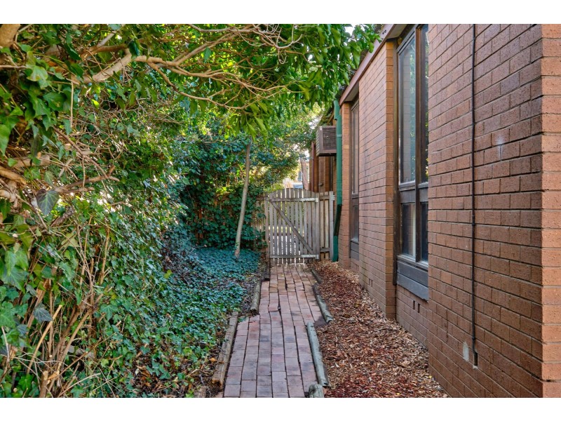 9 Sewell Place, Macgregor ACT 2615