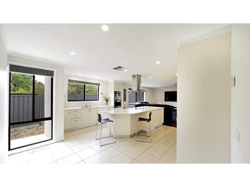 5 Cusack Place, Fraser ACT 2615