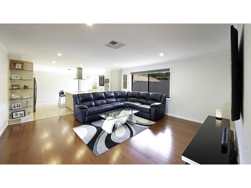 5 Cusack Place, Fraser ACT 2615