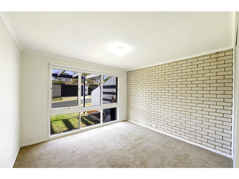 4 Brownlow Place, Holt ACT 2615